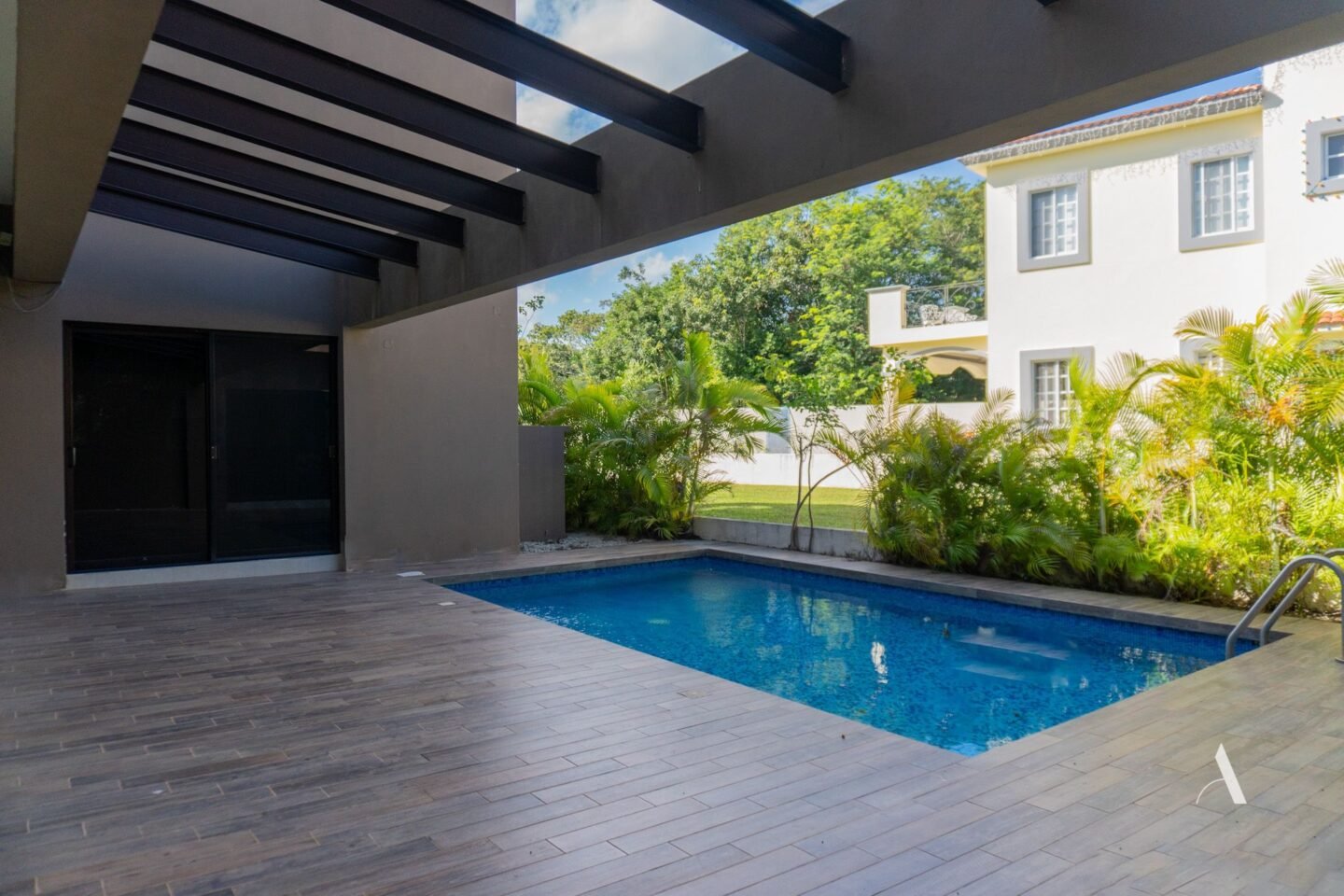 residence j12 lagos del sol