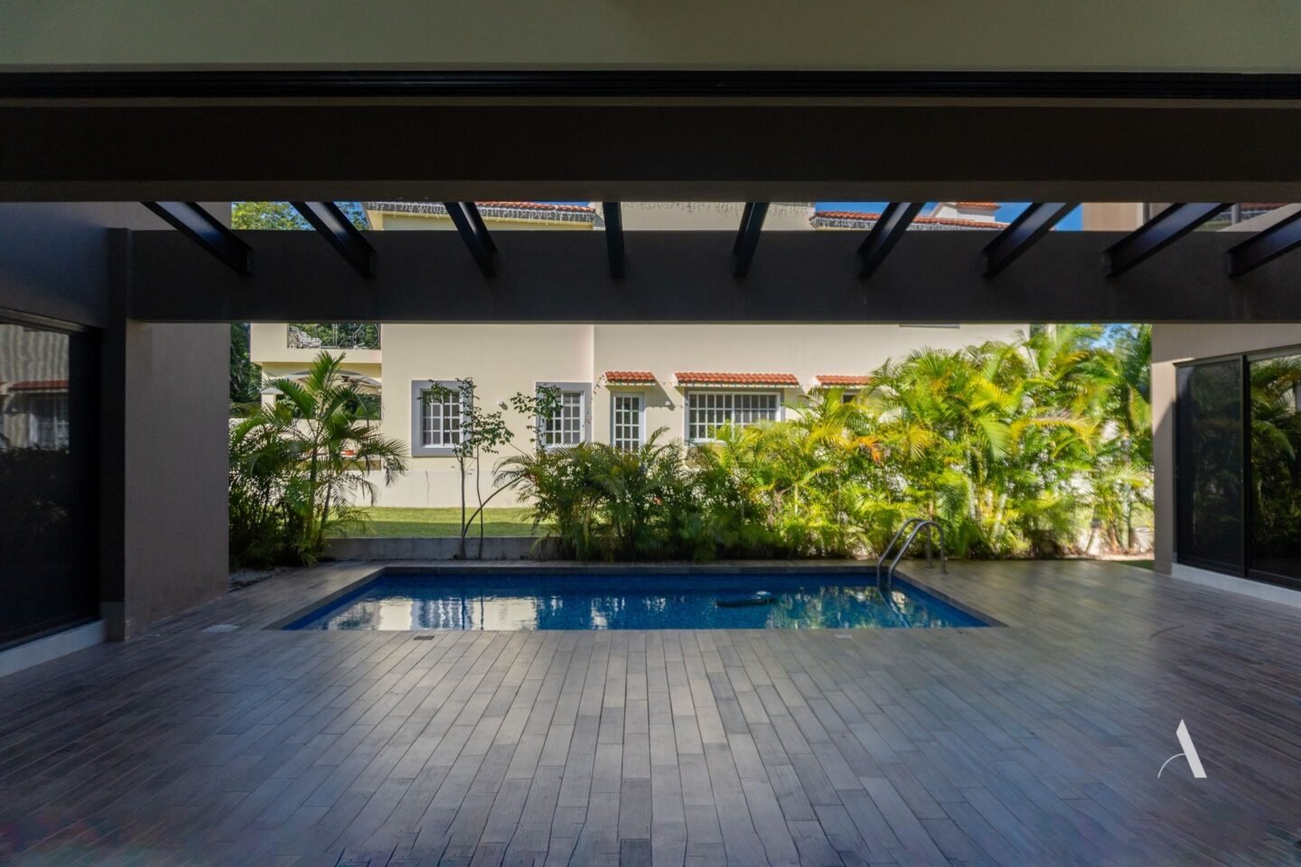 residence j12 lagos del sol