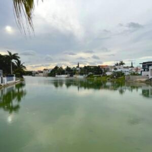 casa front lake f17