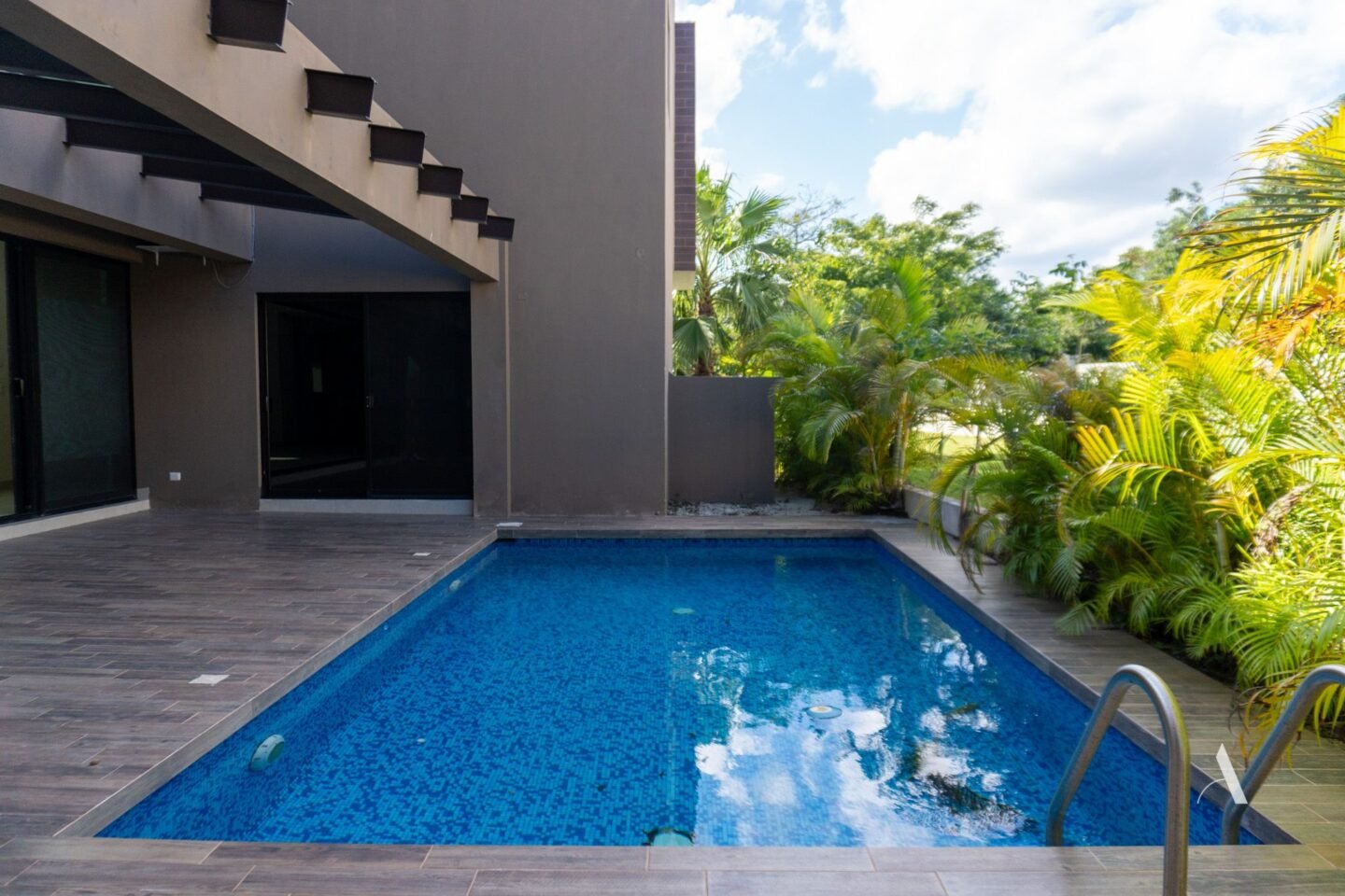 residence j12 lagos del sol