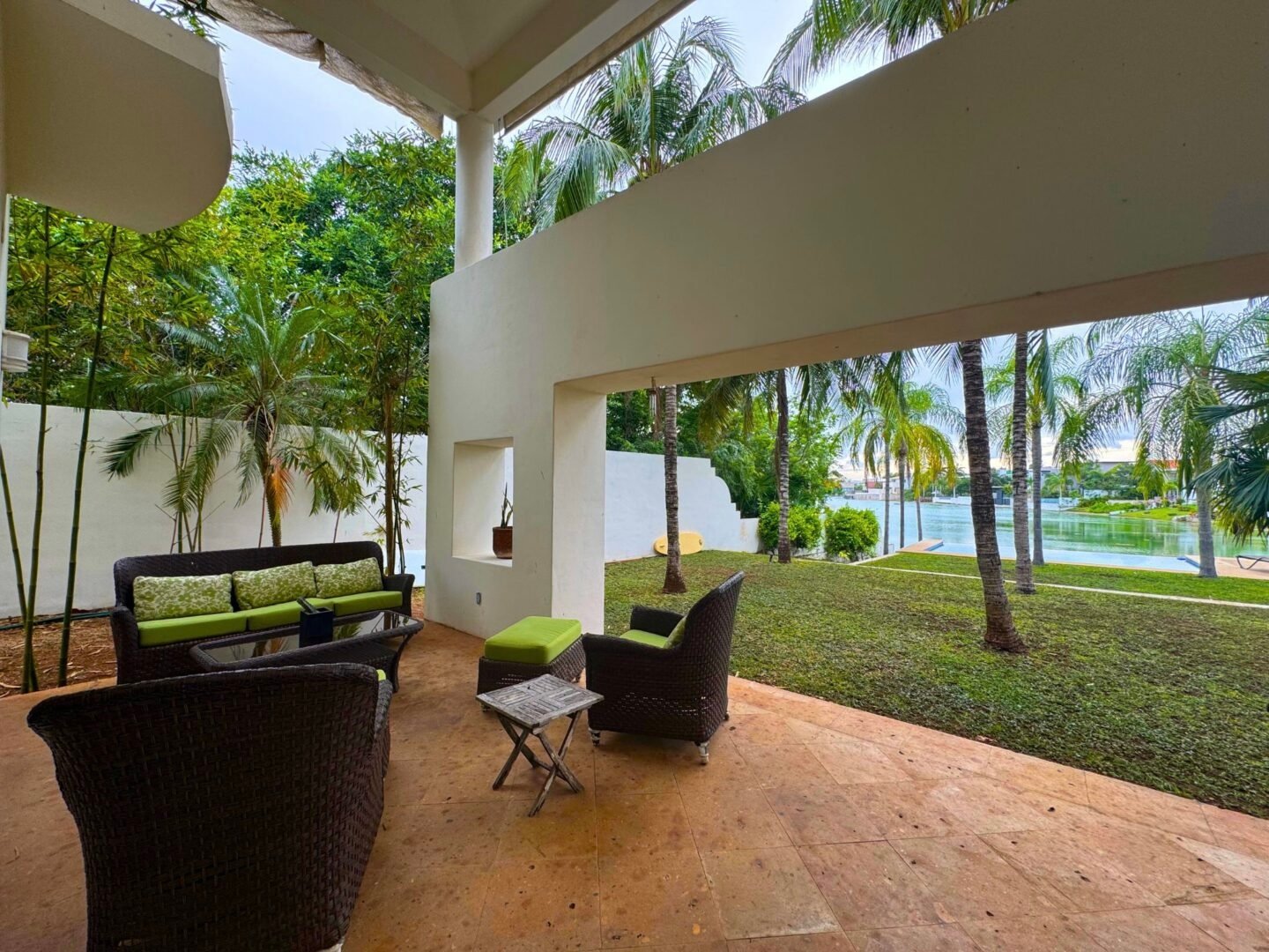 casa front lake f17