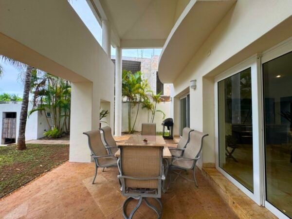 casa front lake f17