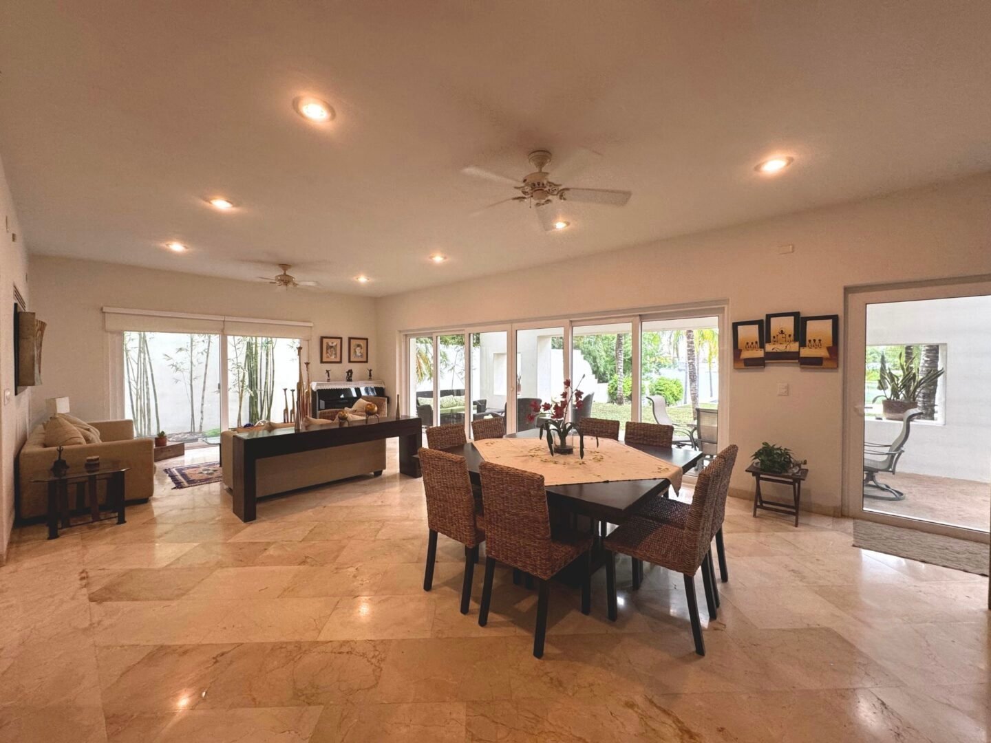 casa front lake f17