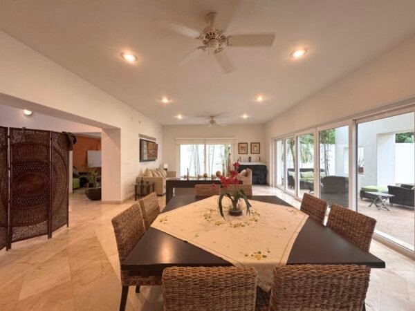 casa front lake f17
