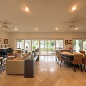 casa front lake f17