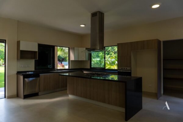 residence j12 lagos del sol